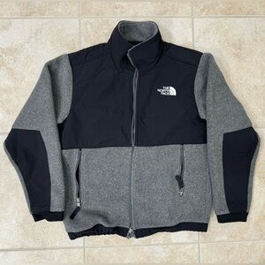 The North Face Boy's Denali Jacket
Size: Medium (10/12)
Color: Black/Grey